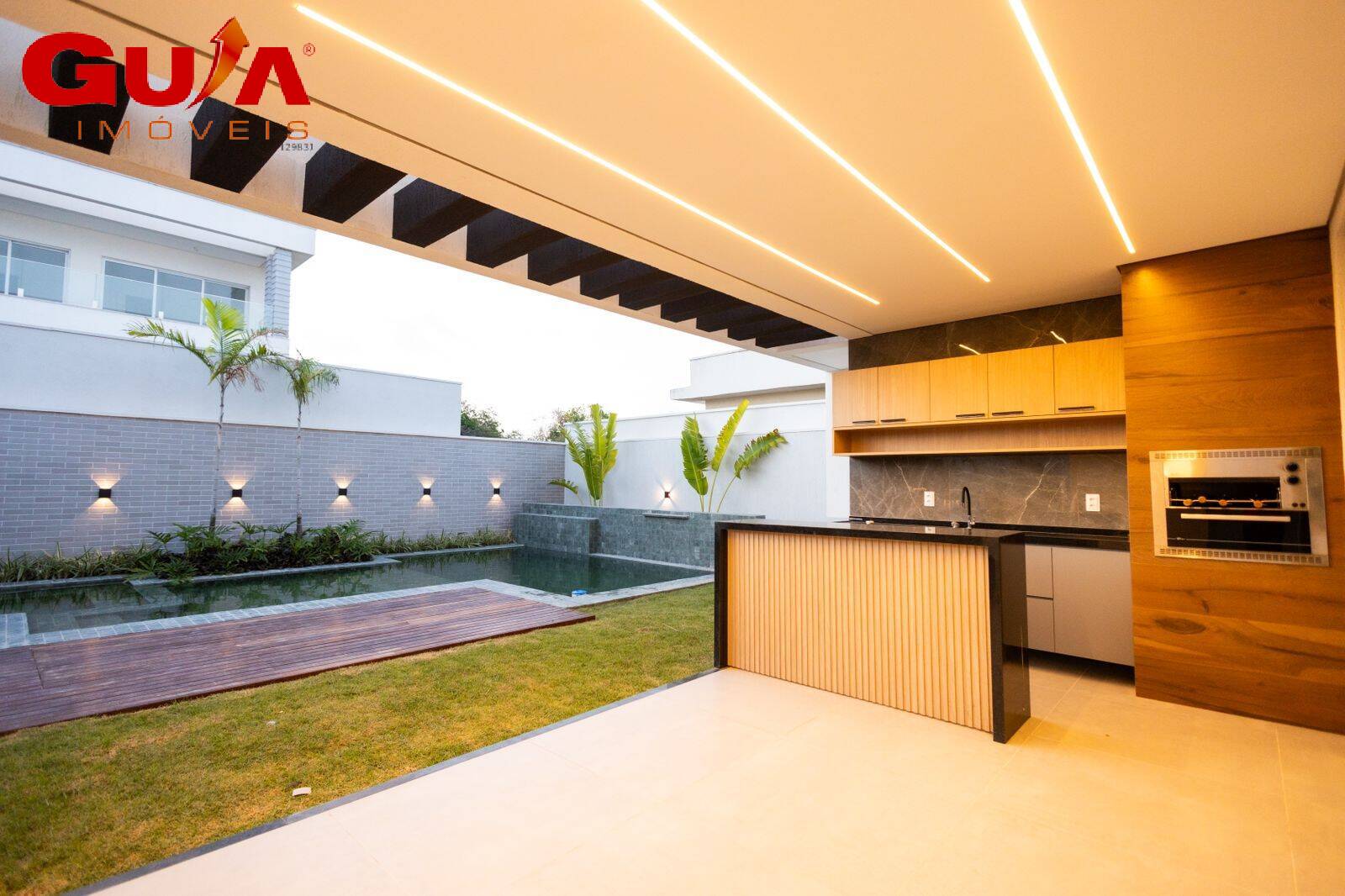 Casa de Condomínio à venda com 4 quartos, 239m² - Foto 2