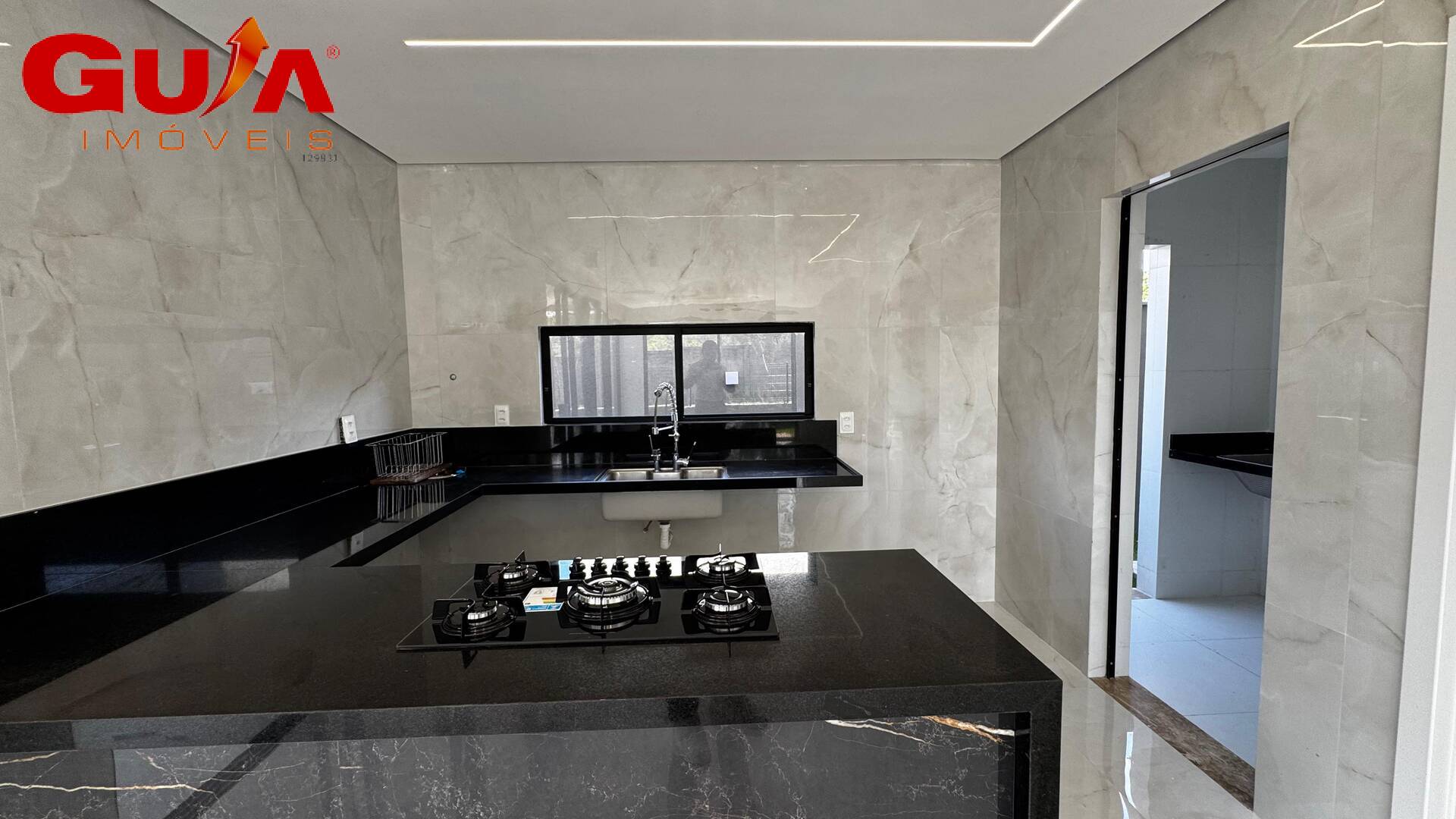 Casa de Condomínio à venda com 5 quartos, 354m² - Foto 8