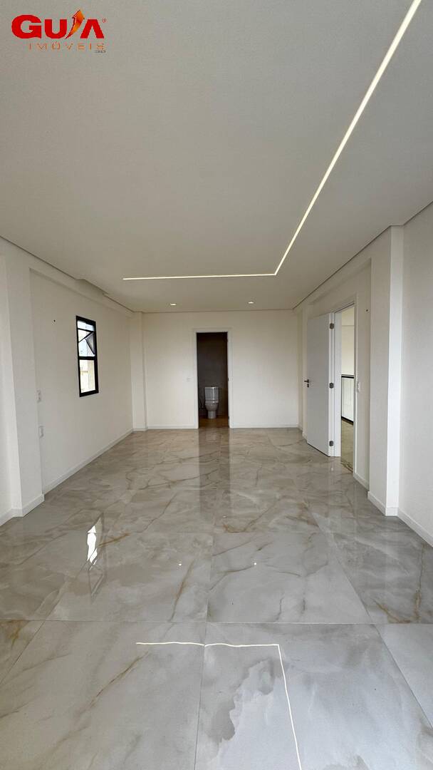 Casa à venda com 4 quartos, 245m² - Foto 13