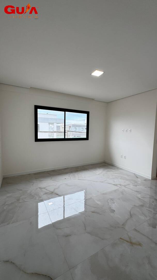 Casa à venda com 4 quartos, 245m² - Foto 19