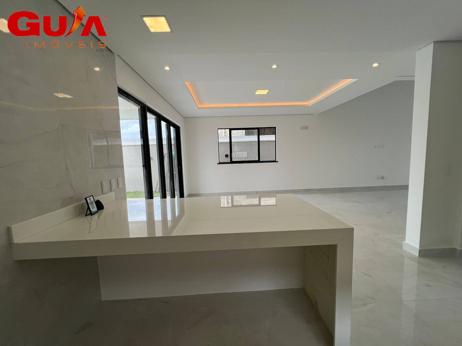 Casa de Condomínio à venda com 4 quartos, 254m² - Foto 3