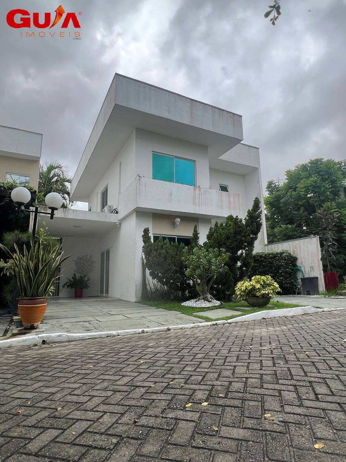 Casa de Condomínio à venda com 4 quartos, 150m² - Foto 1