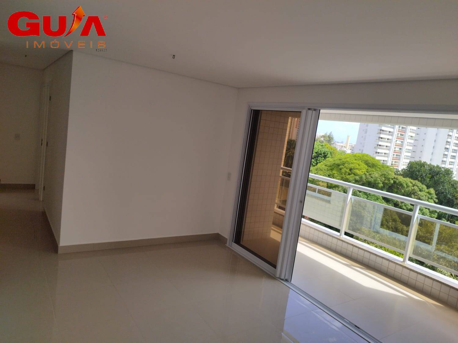 Apartamento à venda com 3 quartos, 75m² - Foto 2